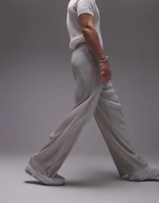 straight plisse jogger in light gray