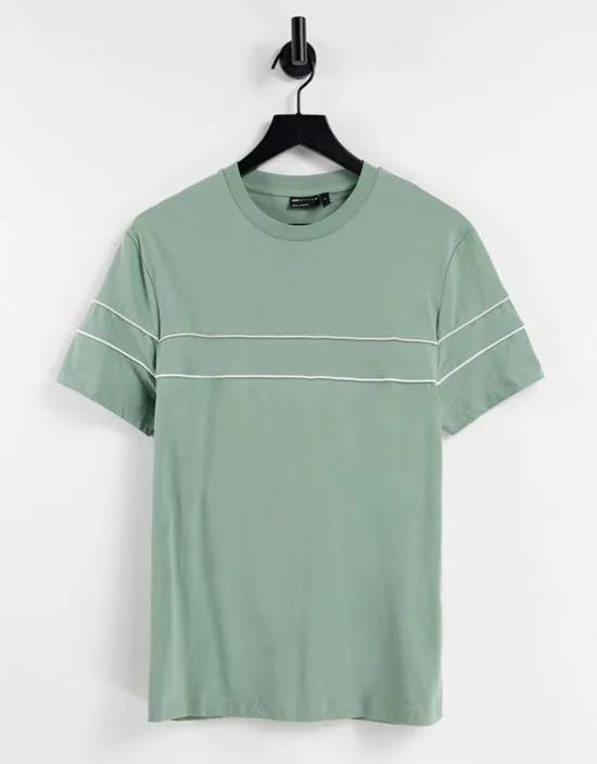 T-shirt with contrast piping in green