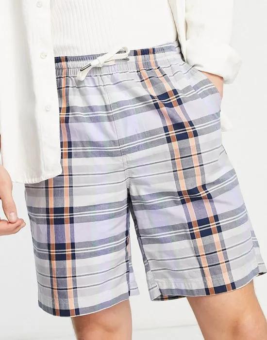 Trehurst check shorts in lilac