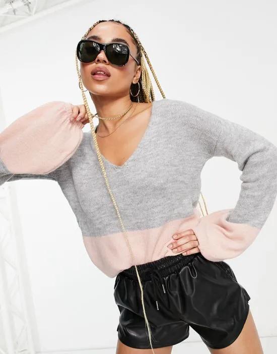 v neck balloon sleeve sweater in gray and pink