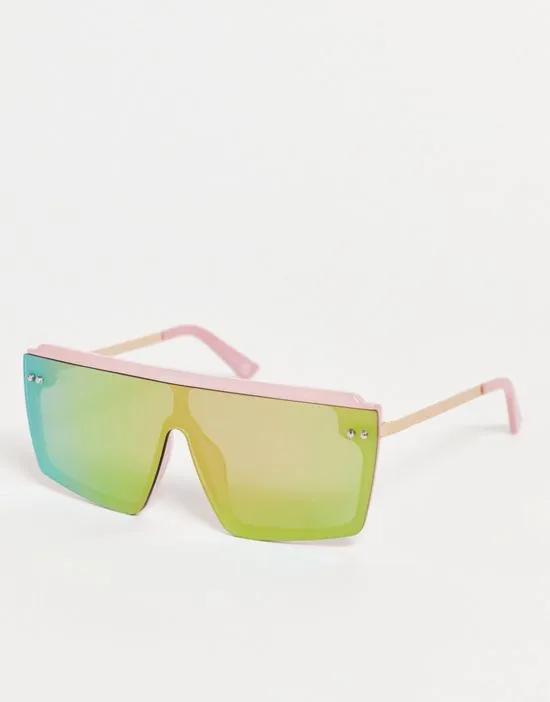 visor sunglasses in pink mirror