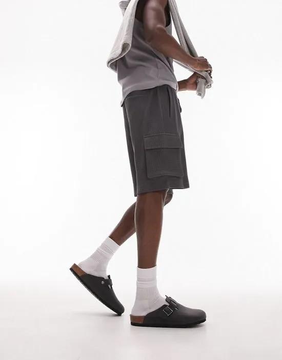 waffle cargo short in charcoal