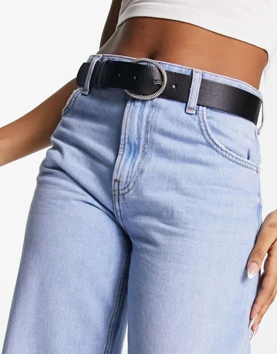 waist and hip belt in black with silver minimal round buckle