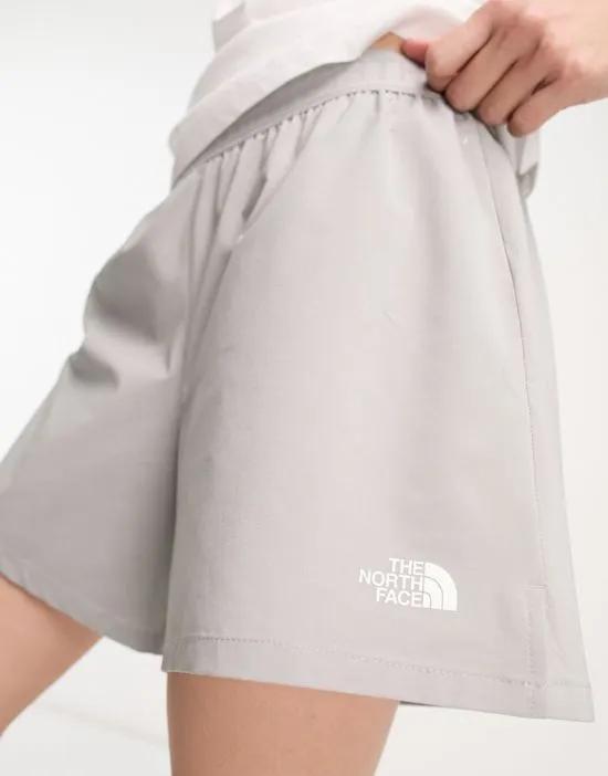 Wander shorts in gray