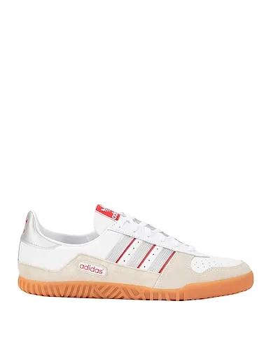 White Sneakers INDOOR COMP

