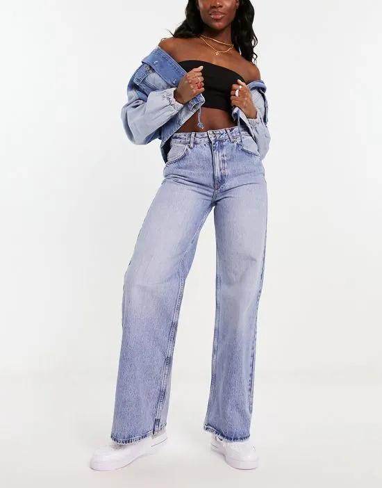 wide leg jeans in mid blue