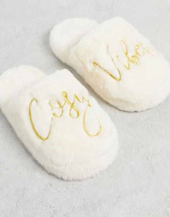 Zina closed toe 'Cozy Vibes' slippers in cream