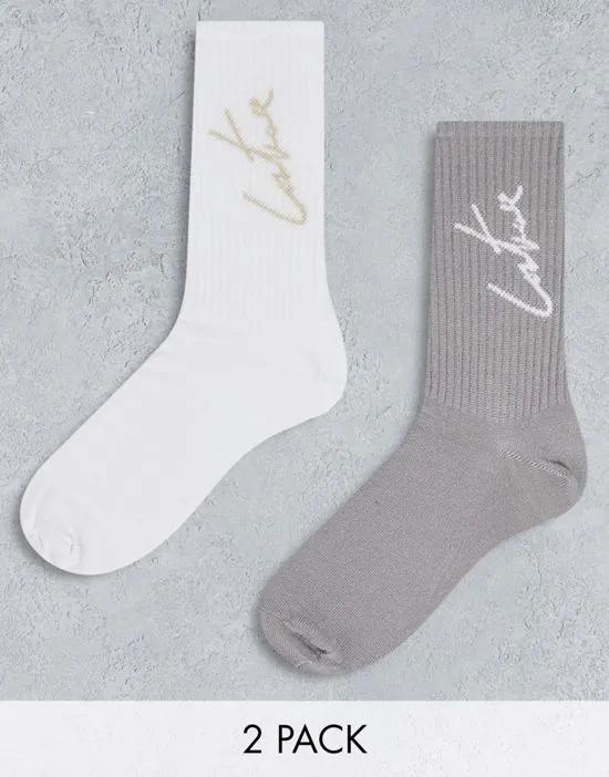 2 pack sports socks in white and taupe