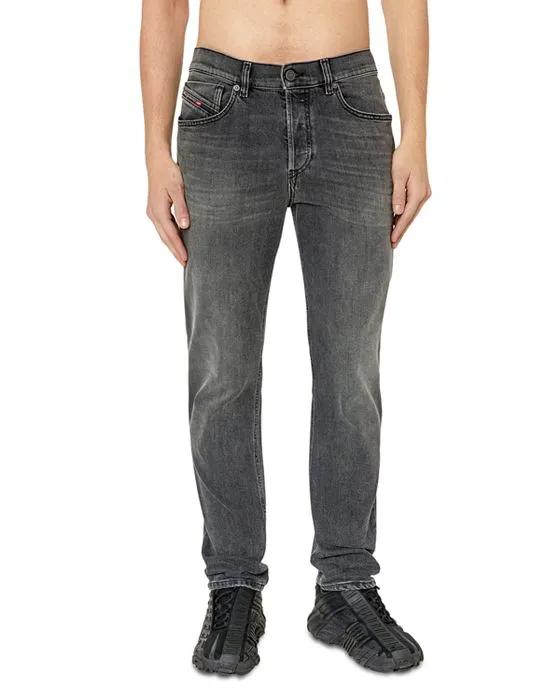 2006 D Fining L.32 Tapered Jeans in Denim Black