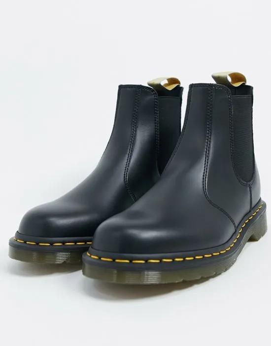 2976 vegan Chelsea boots in black