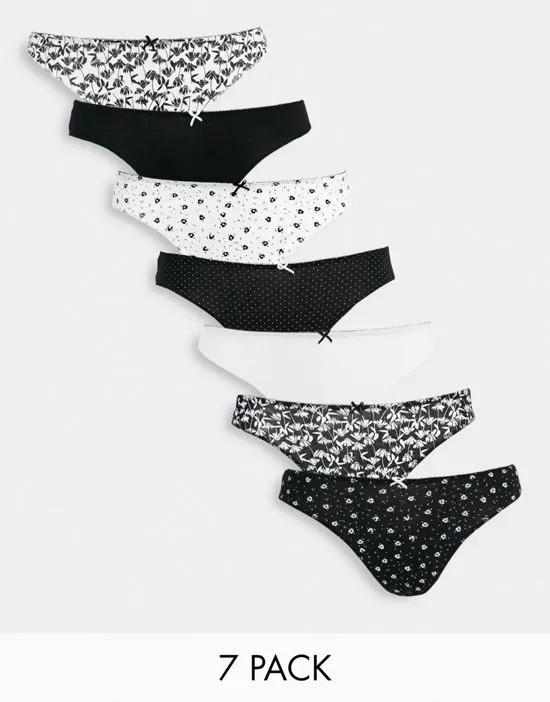 7-pack cactus and star printed briefs in monochrome
