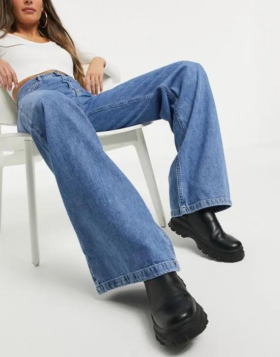 '90s wide leg jeans in blue