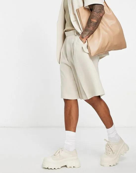 a line suit shorts in beige waffle