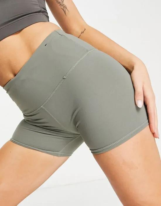 activewear high rise shorts in green