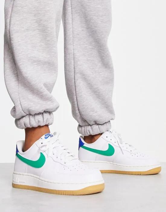 Air Force 1 '07 sneakers in white and green
