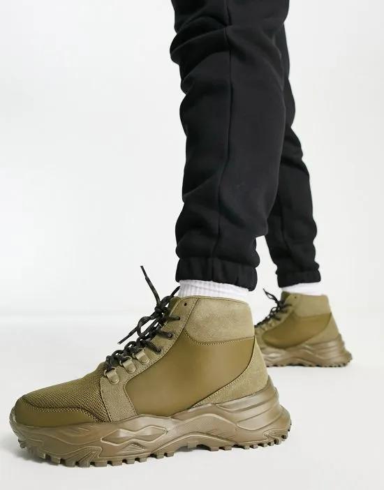 artemis chunky boots in olive