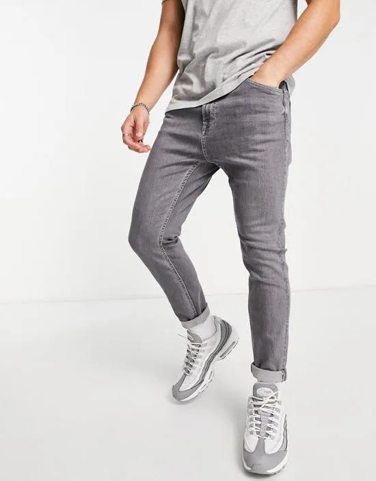 basic carrot fit jeans in gray