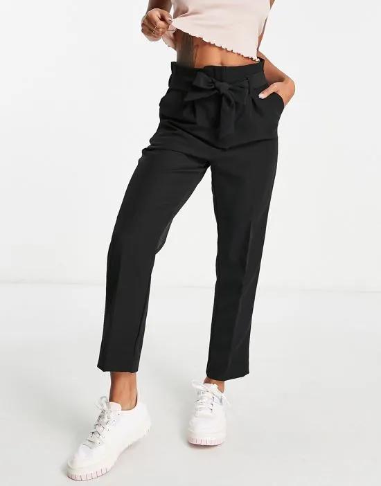 belted high waisted tapered pants in black