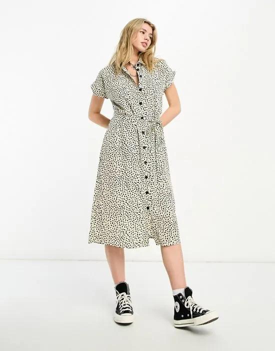 belted midi shirt dress in white and black spot