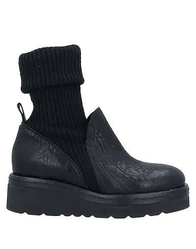 Black Knitted Boots
