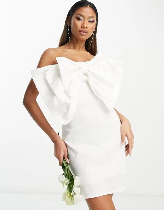 Bridal body-conscious mini dress with bow