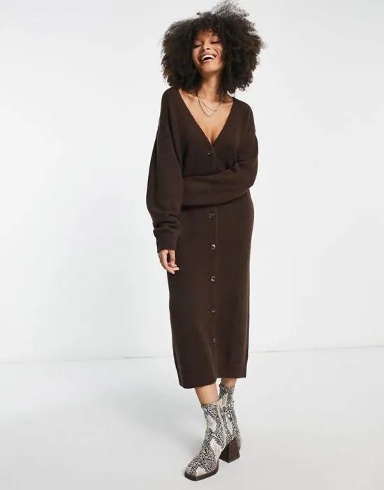button through knitted midi dress in brown