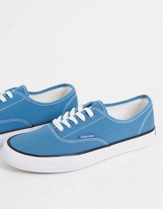 canvas sneakers in blue