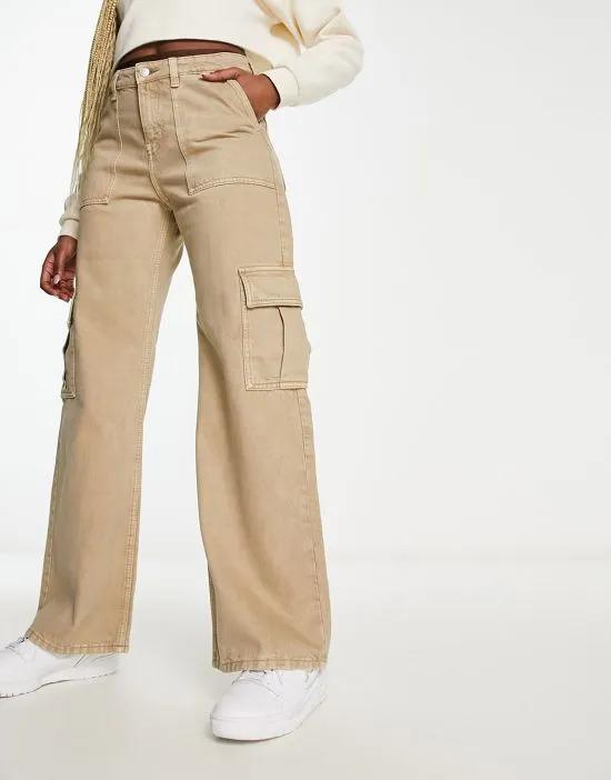 cargo jeans in beige