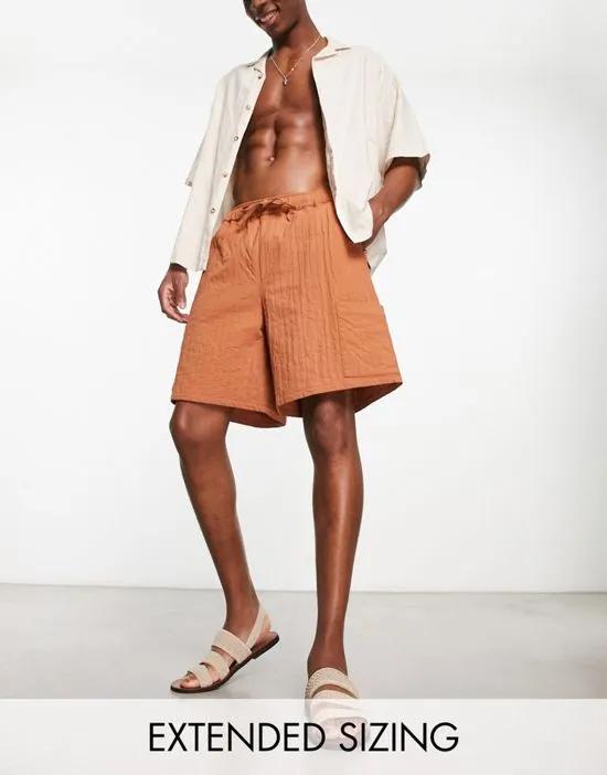 cargo shorts in mid length in tonal texture stripe