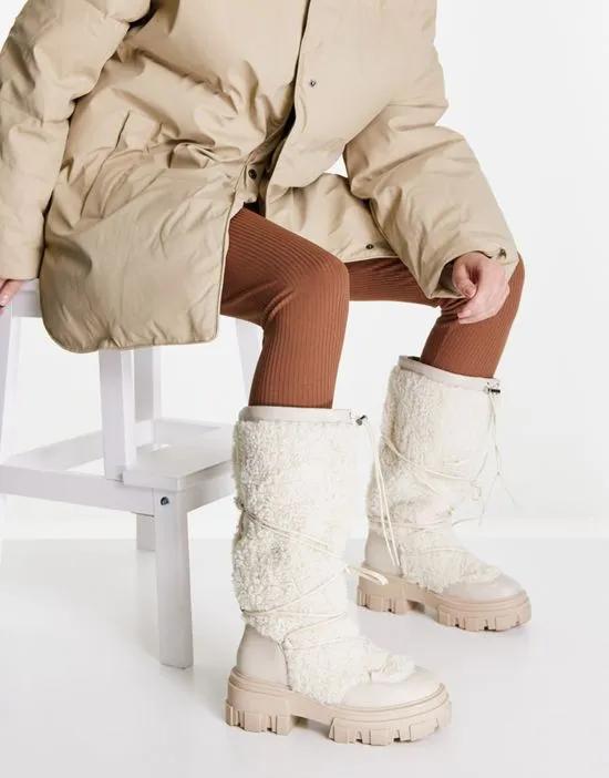 Casper chunky cold weather boots in beige teddy
