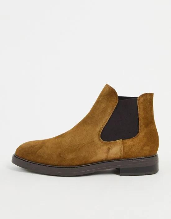chelsea boot in brown suede