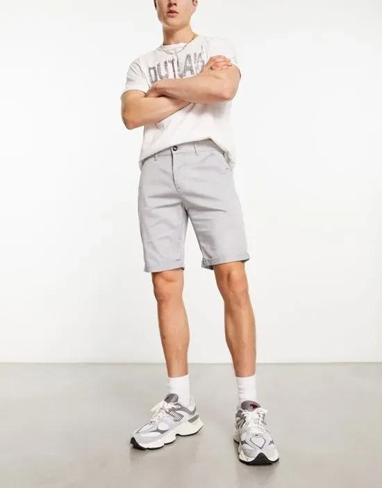 chino shorts in light gray