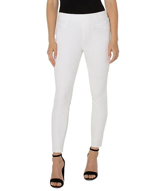 Chloe Pull-On Crop with Cat Eye Pockets in Bright White