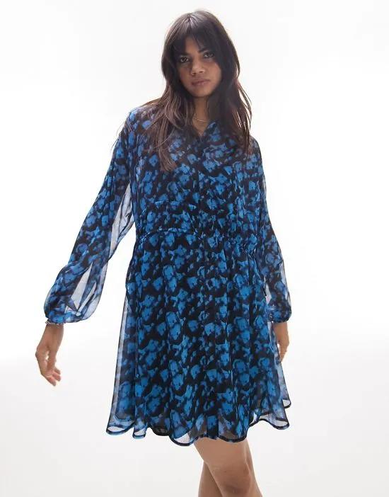 chuck on channeled button down mini dress in blue floral