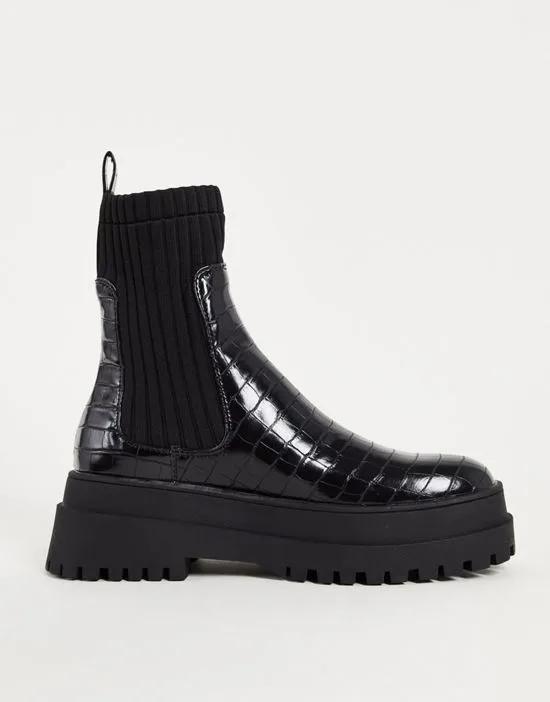 chunky chelsea calf boots in black