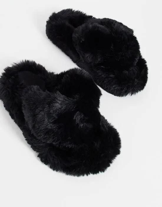 chunky fluffy cross over slipper in black