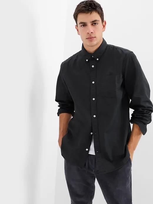 Classic Oxford Shirt in Standard Fit with In-Conversion Cotton