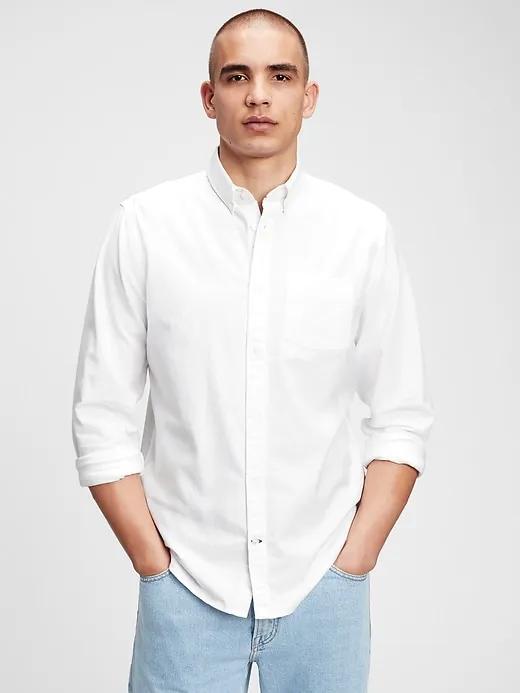 Classic Oxford Shirt in Standard Fit with In-Conversion Cotton
