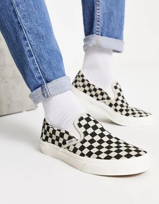 Classic Slip-On checkerboard sneakers in black and white