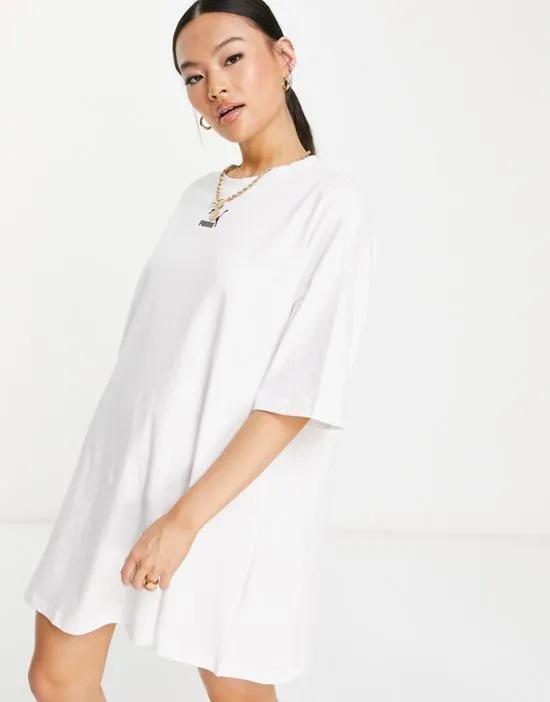 Classics T-shirt dress in white