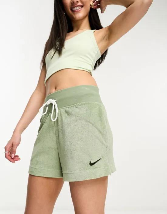 Club French Terry shorts in green