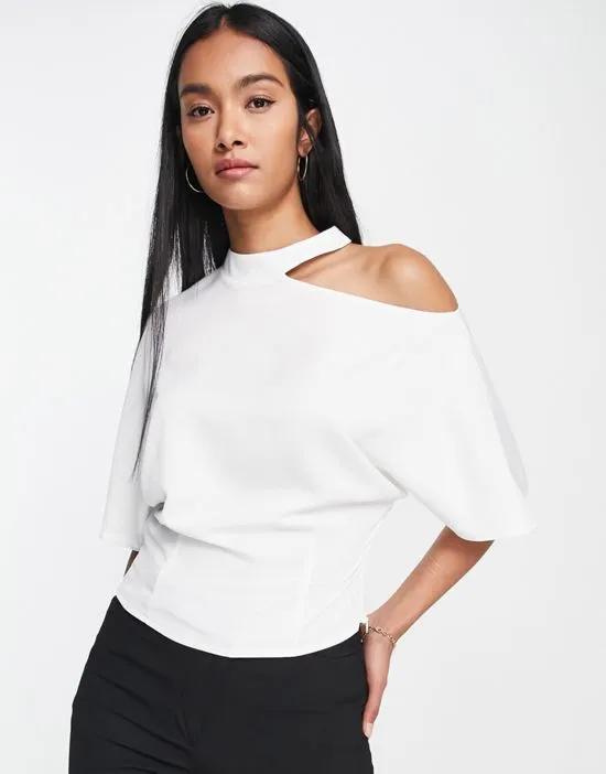 cold shoulder cut out slim tee in ivory