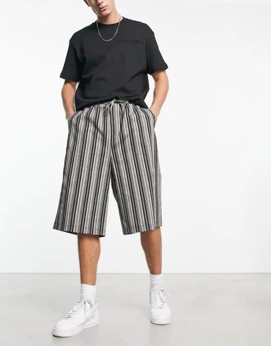 COLLUSION texture baggy short in gray