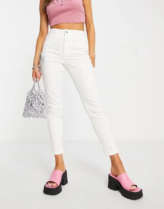 comfort stretch Mom jeans in white
