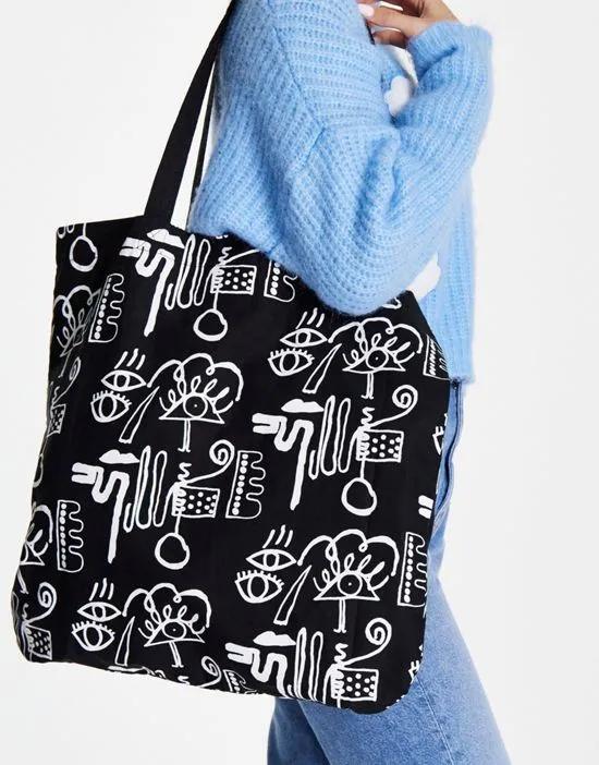 cotton shopper bag in abstract print - BLACK