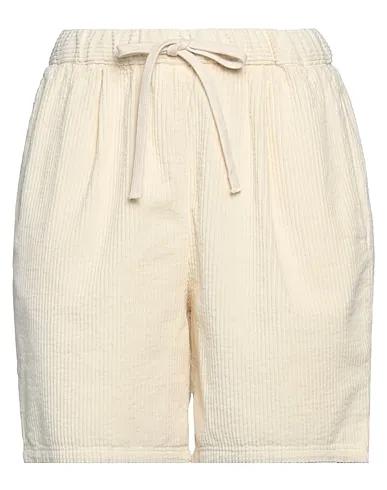 Cream Velvet Shorts & Bermuda
