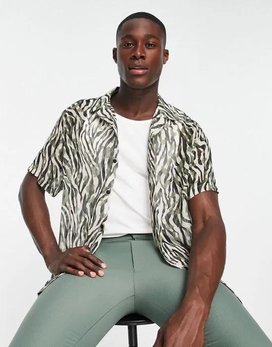 crinkle sheer shirt with deep revere in khaki zebra print