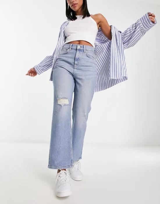 cropped easy straight jeans in light blue with rips