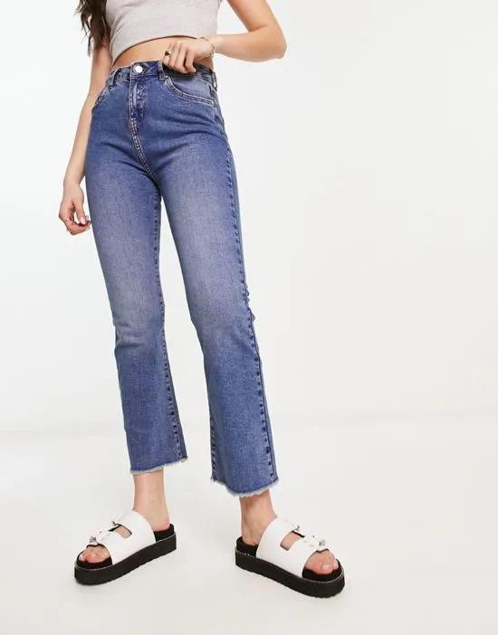 cropped kickflare jean in mid wash