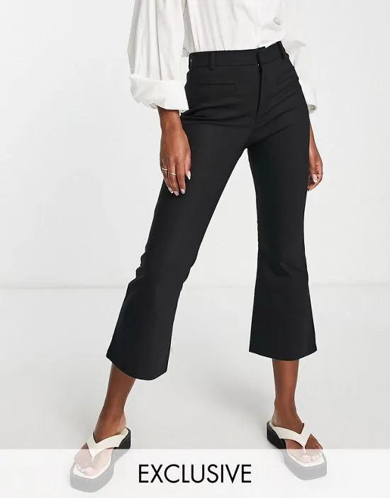 cropped tailored flare pants in black